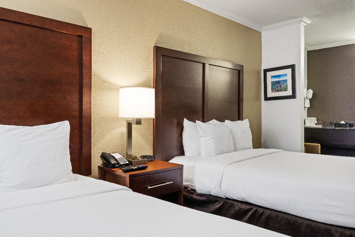 2 Queen Beds - Non Smoking