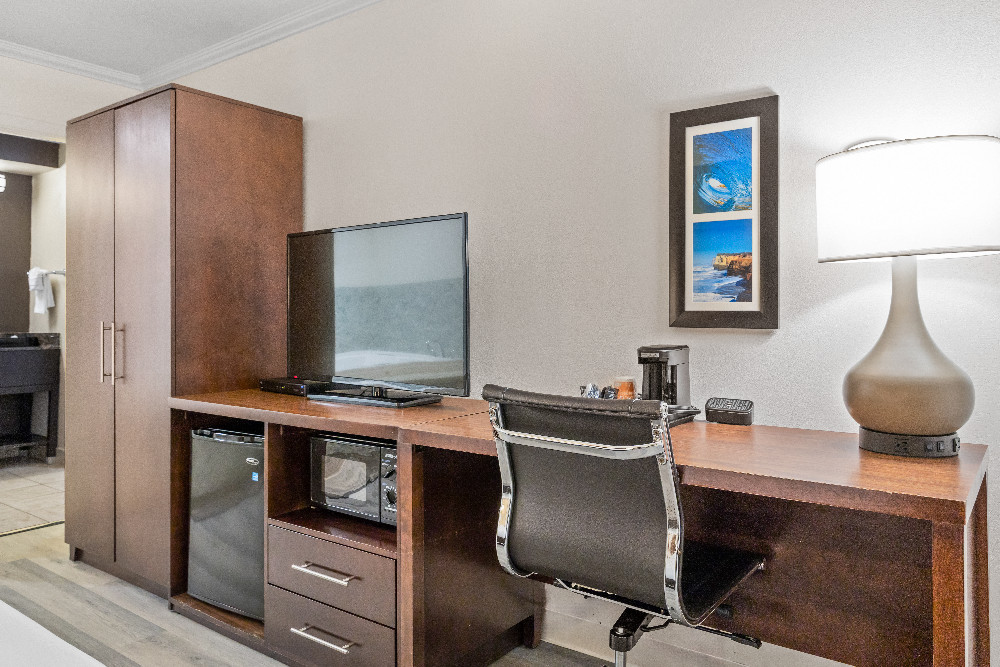 Comfort Inn Santa Cruz Gallery - Guestroom