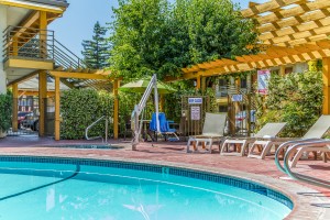 Comfort Inn Santa Cruz - Lounge by Our Pool